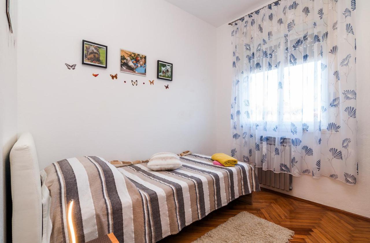 Apartments For Families With Children Privlaka, Zadar - 5747 Exterior photo