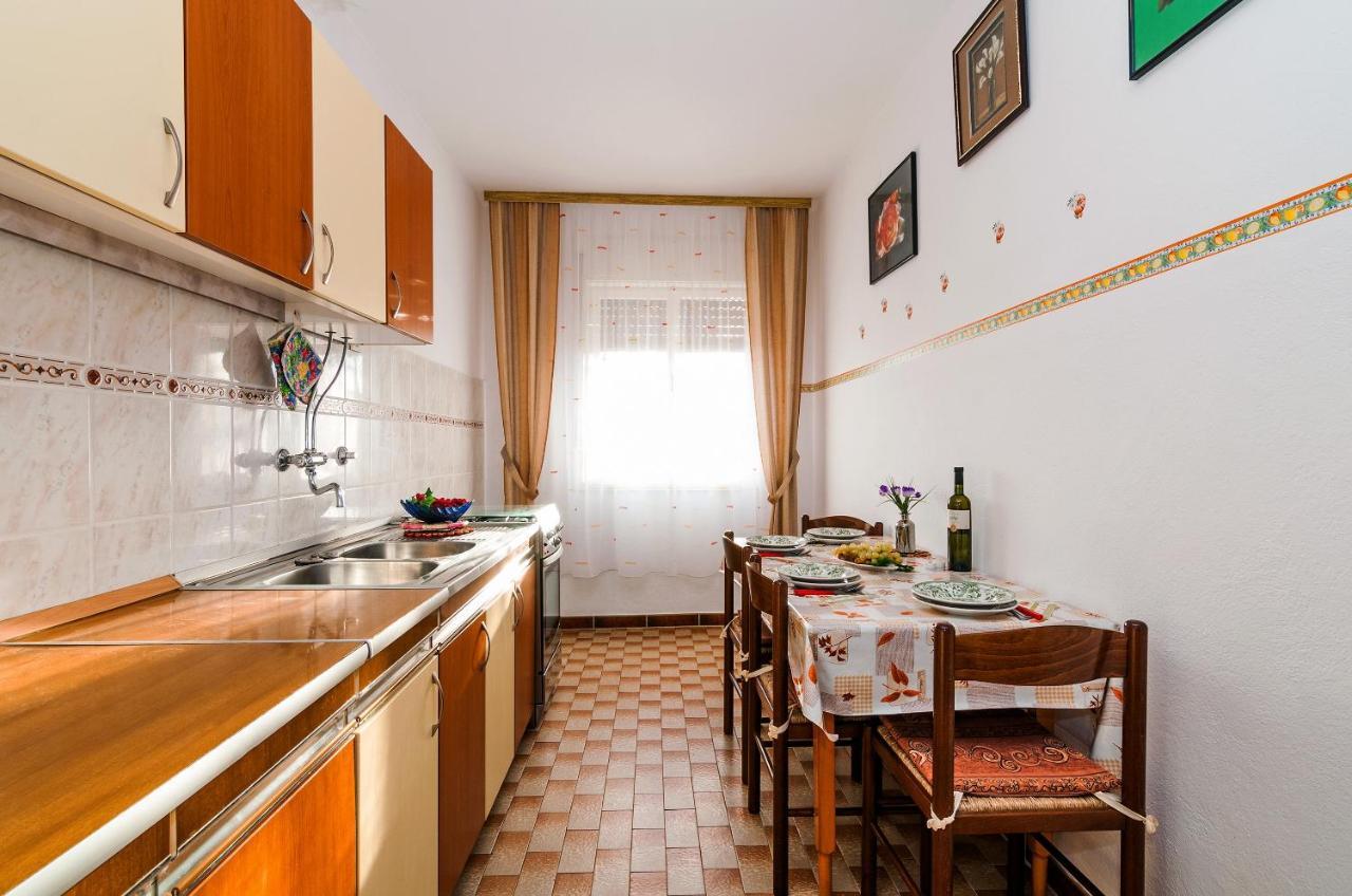 Apartments For Families With Children Privlaka, Zadar - 5747 Exterior photo