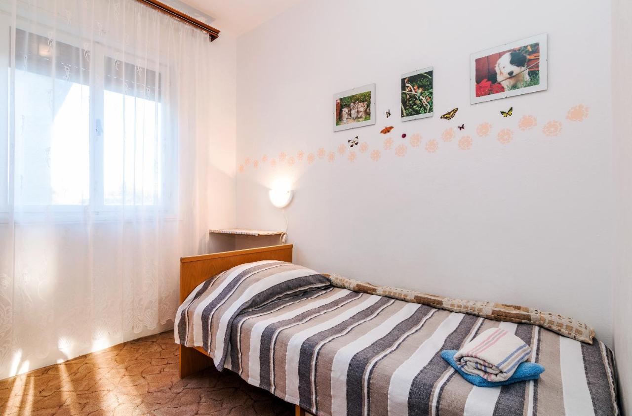 Apartments For Families With Children Privlaka, Zadar - 5747 Exterior photo